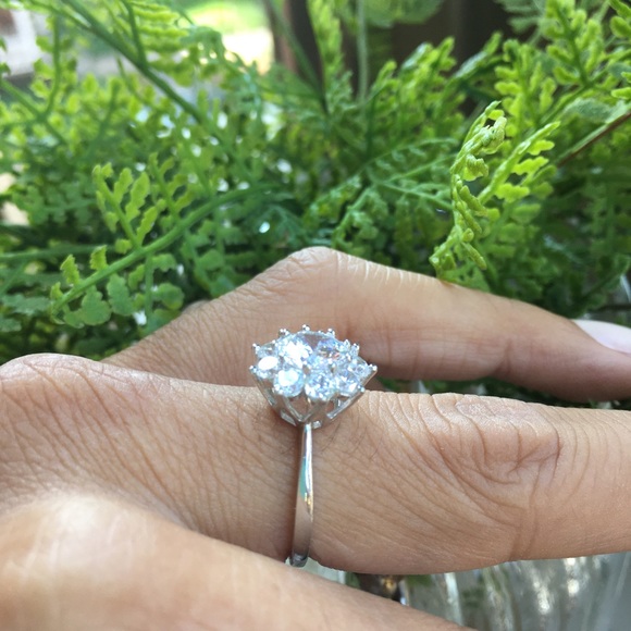 Cubic Zirconia Ring - 925 Sterling Silver - Cocktail Engagement Ring - Picture 8 of 9
